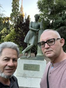 Rafael Vilches y carlos Manuel Pérez en el Parque del Berro, en Madrid.